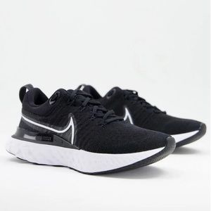 Nike Flyknit 2 black/white 7